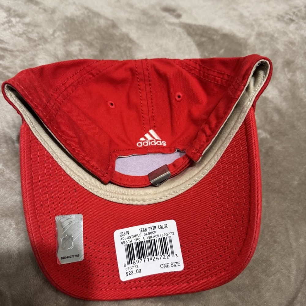 Chicago Blackhawks Women's Hat Cap Adidas Adjustable Red - NEW - Picture 3 of 5